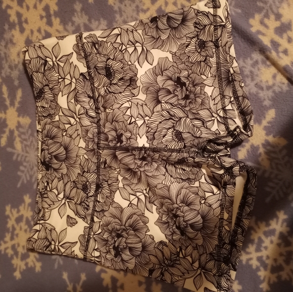 Gym shorts - Picture 2 of 2